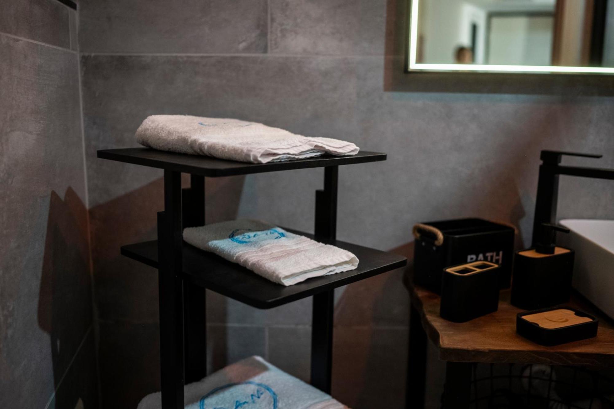 Anni Apartment Салерно Екстериор снимка