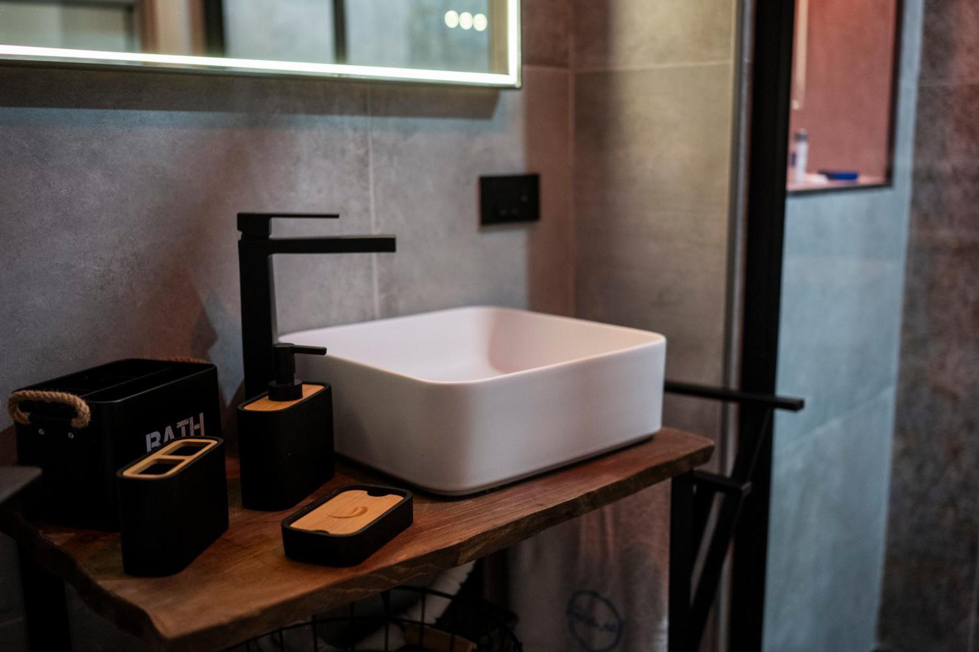 Anni Apartment Салерно Екстериор снимка