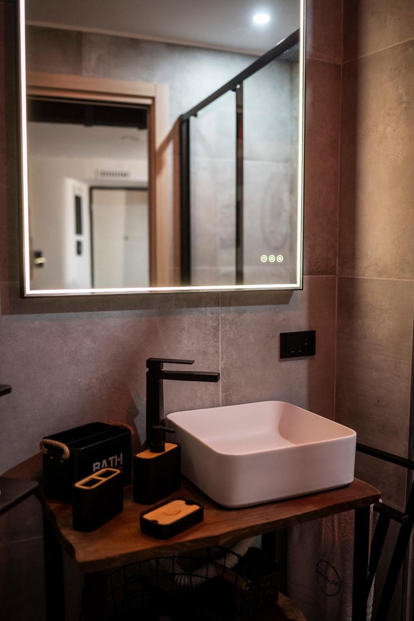 Anni Apartment Салерно Екстериор снимка