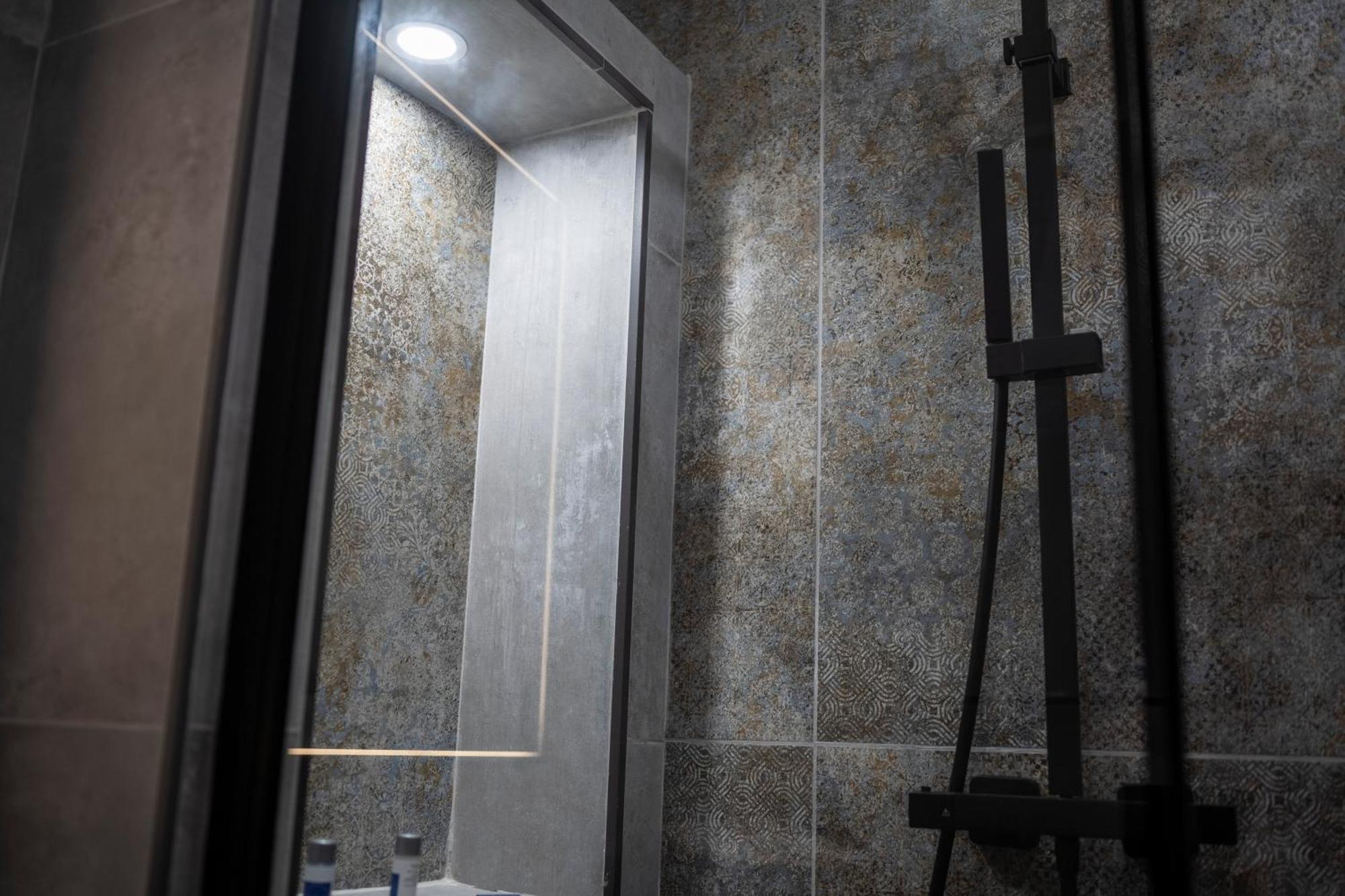 Anni Apartment Салерно Екстериор снимка